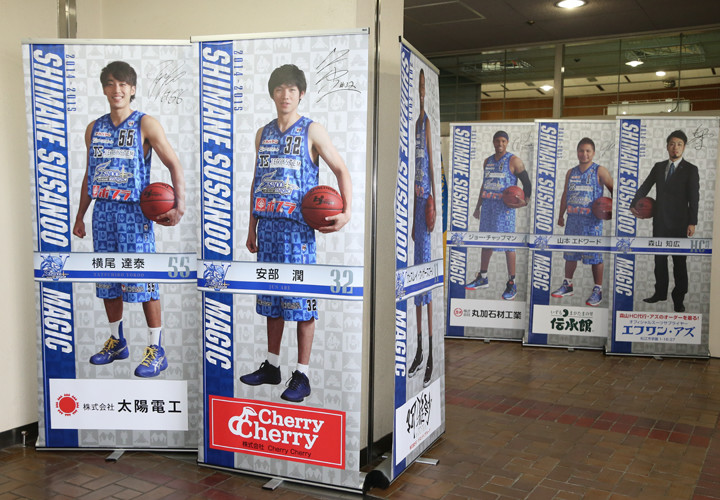 選手・ヘッドコーチ等身大パネル広告